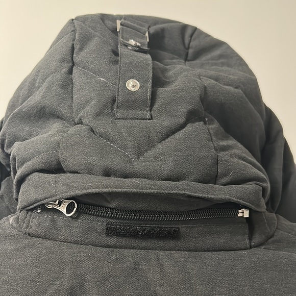 Warm winter jacket with removal hood - Picture 4 of 8